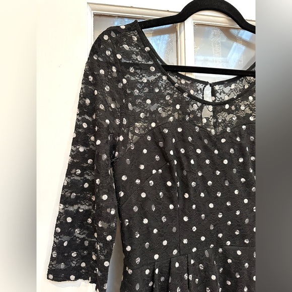 Betsey Johnson Black & White Polka Dot Lace Overlay Rock Glam Dress Size 6 Small - Picture 3 of 11